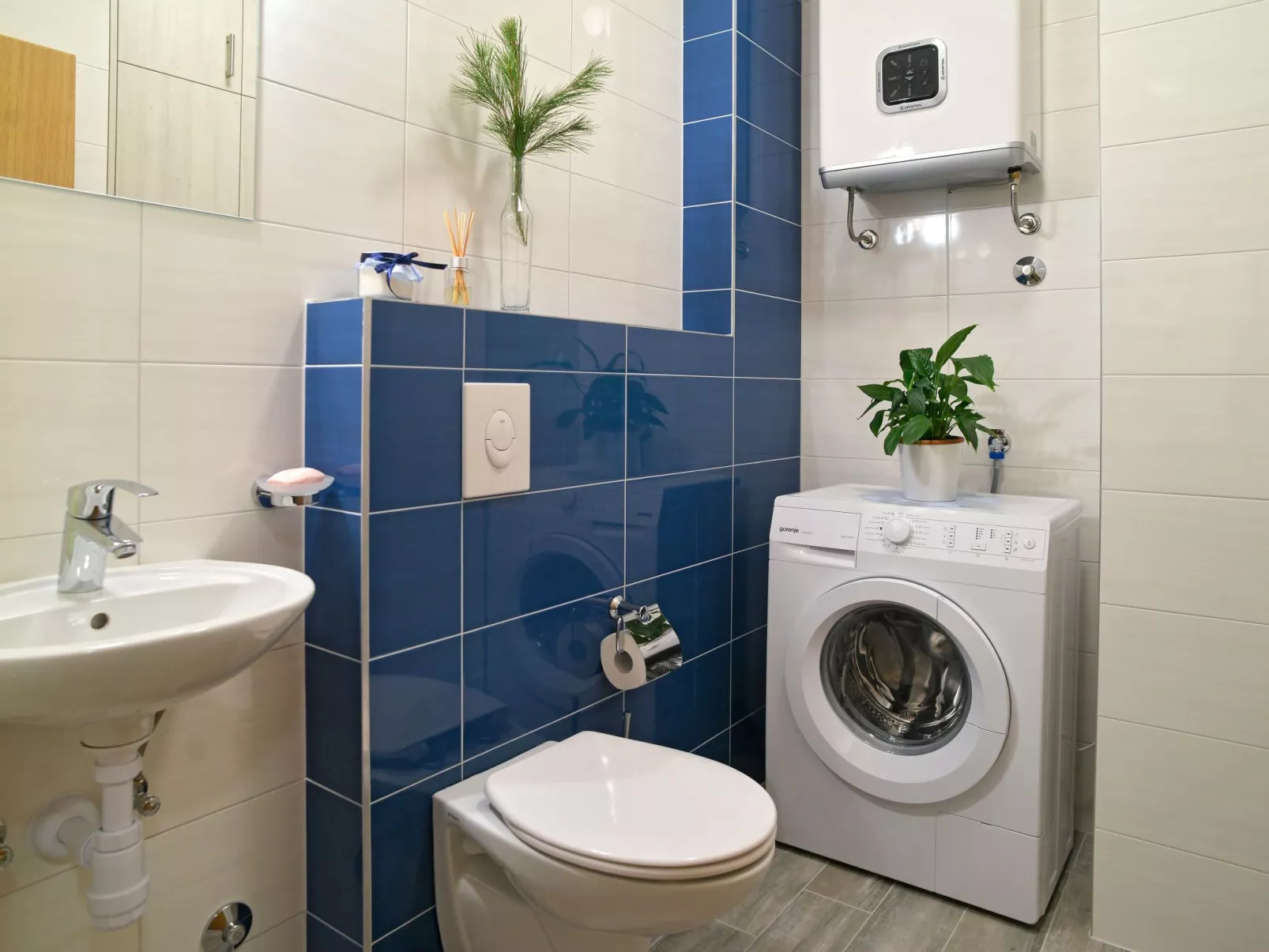 In Kastel Sucurac mit Parkplatz-Binnen