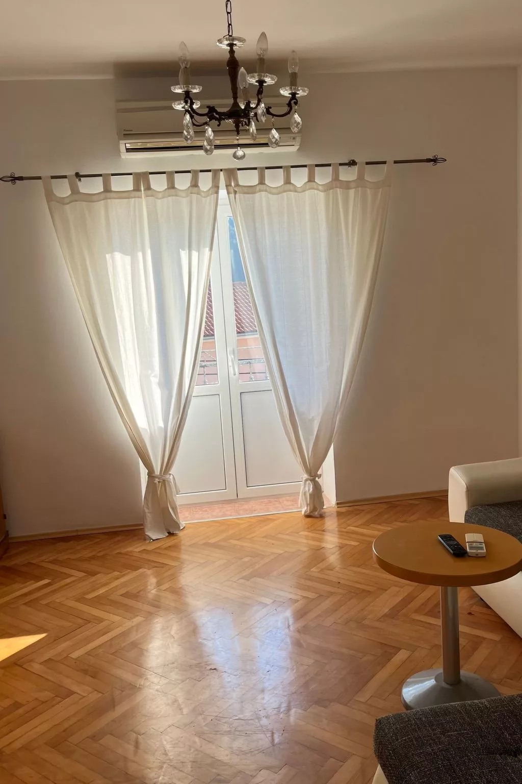 Für sechs Personen-Binnen