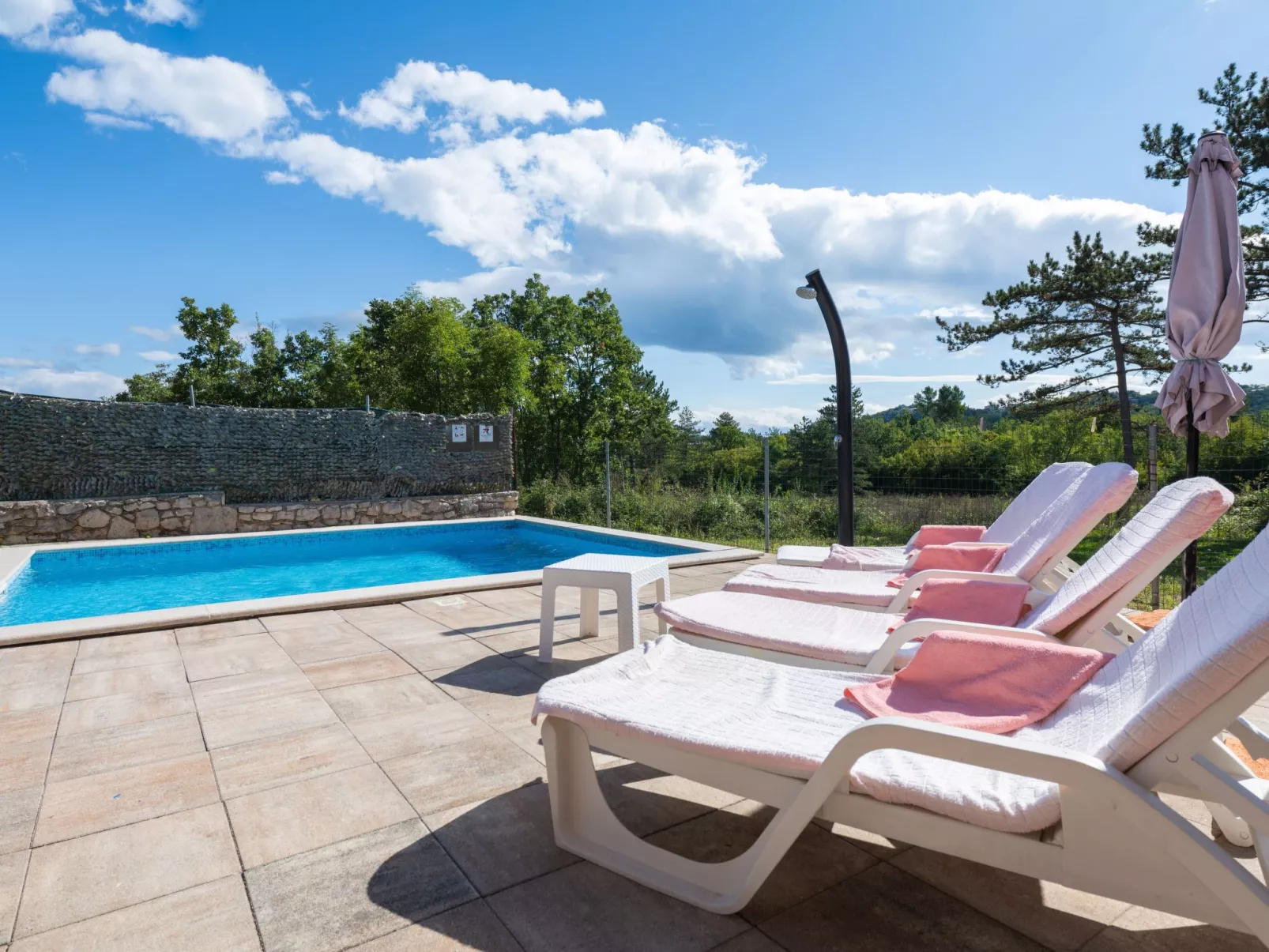 Haus Orange - Familienfreundliche Lage mit Pool-Buiten