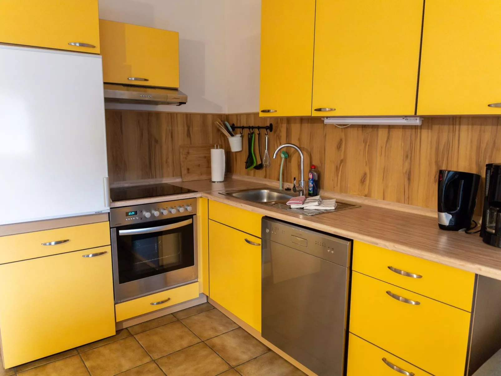 Mit Balkon und Geschirrspülmaschine-Binnen