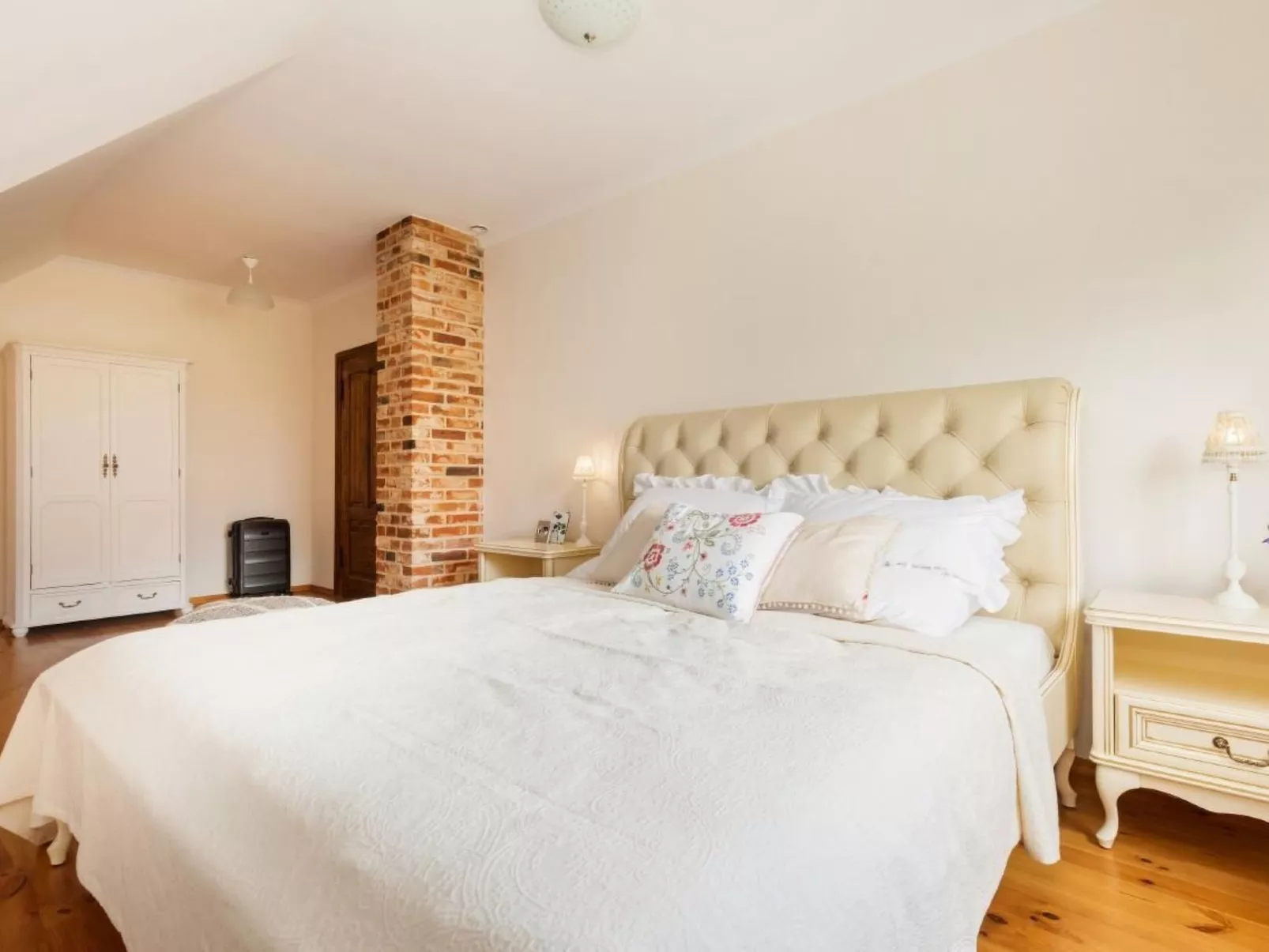 In Gąski mit Gepflegtem Garten-Binnen