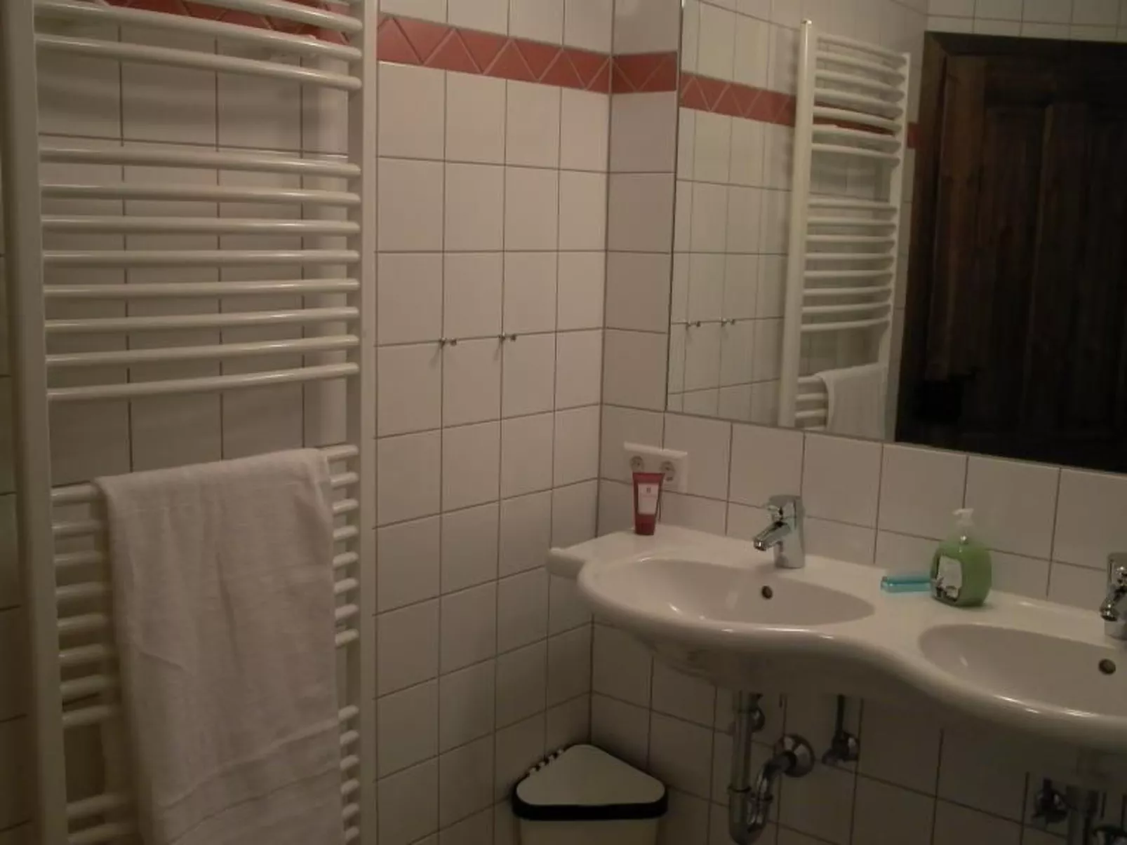 Erdgeschosswohnung in 320 Jahre altem Haus-Binnen