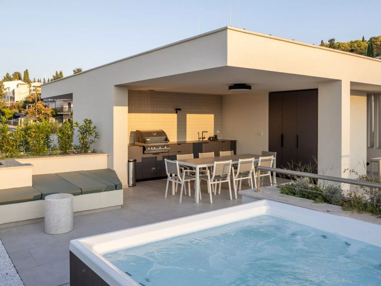 Luxuriöse Villa Aqua-Buiten