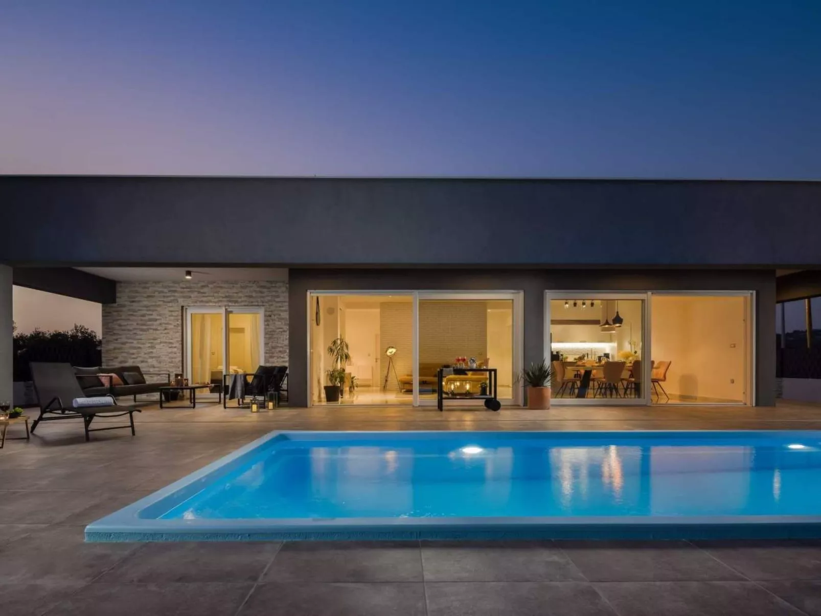 Villa Millenium-Buiten