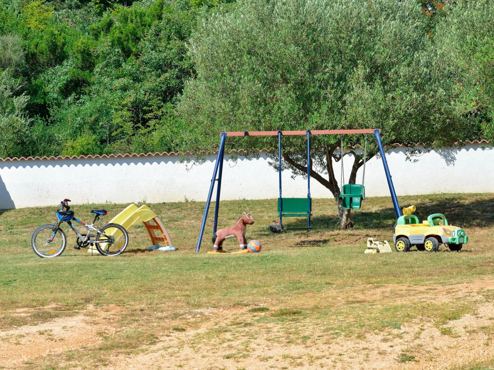 Mobilheim mit Blick auf das Wasser-Image-tags.info