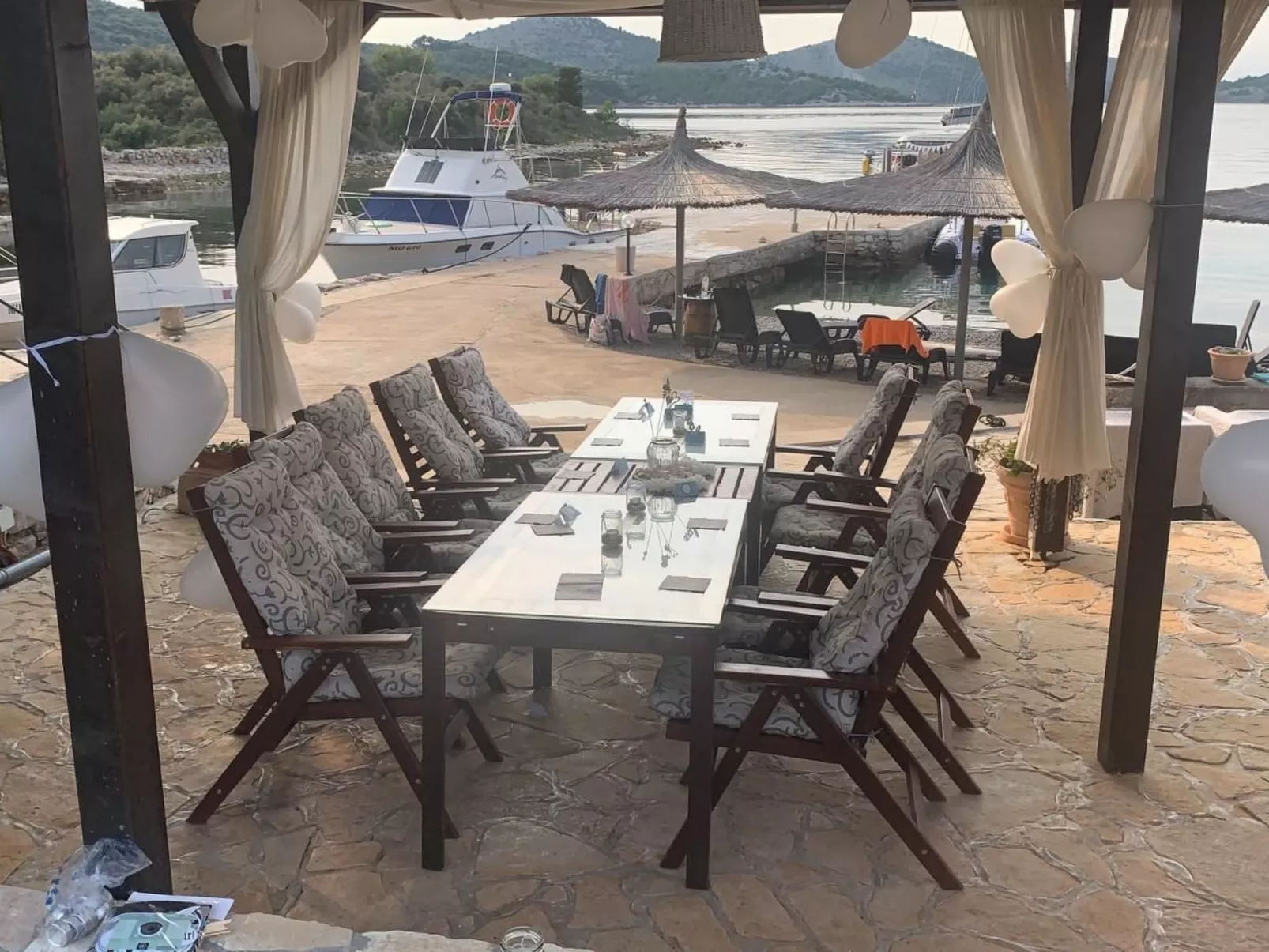 Strandhaus Danica - Ferienanlage Bain, Žut - Kornati-Binnen