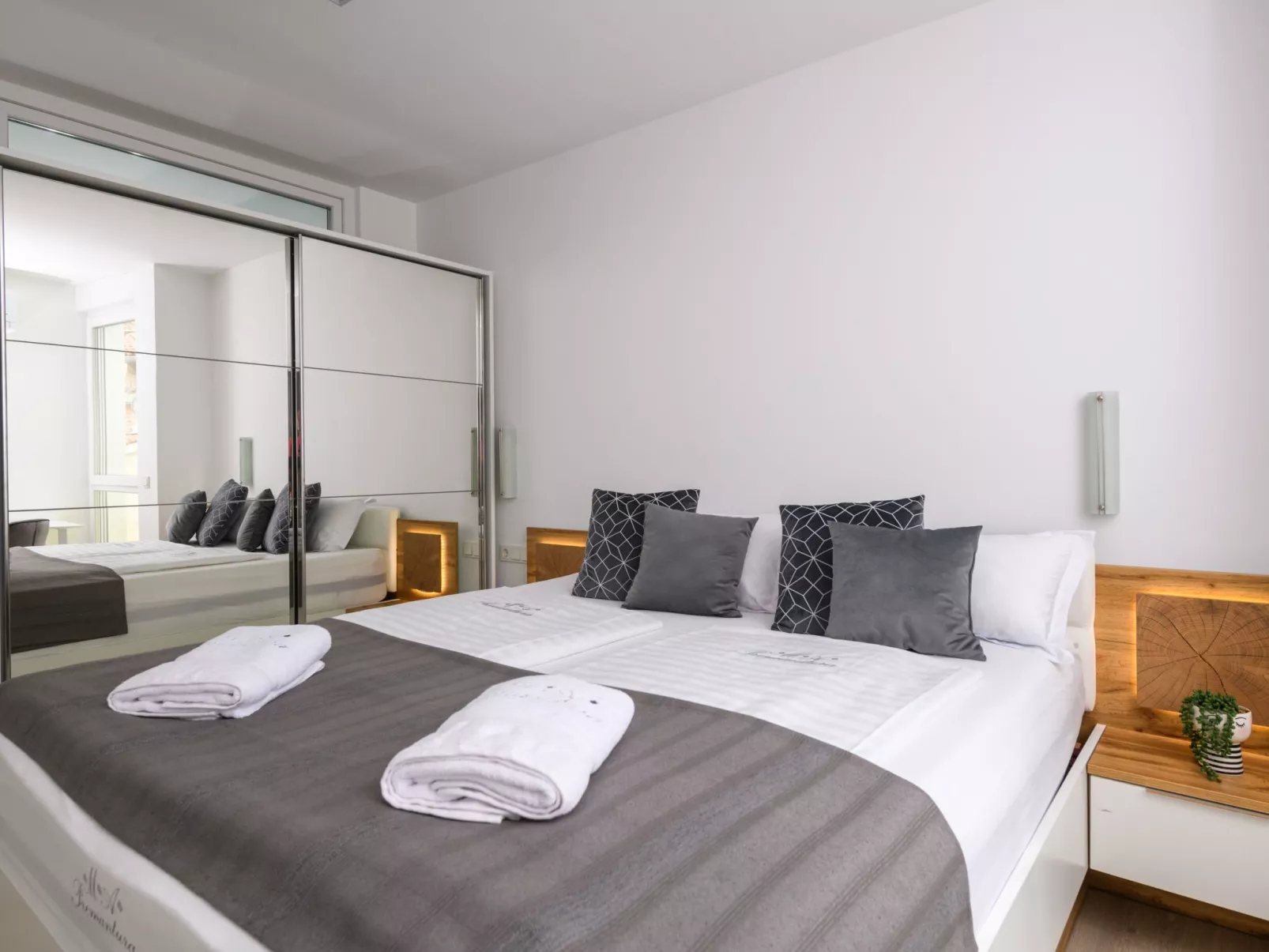 MA Premantura Luxus Apartment Nr. 2 mit Meerblick und Parkplatz für 2+2 Persone-Binnen