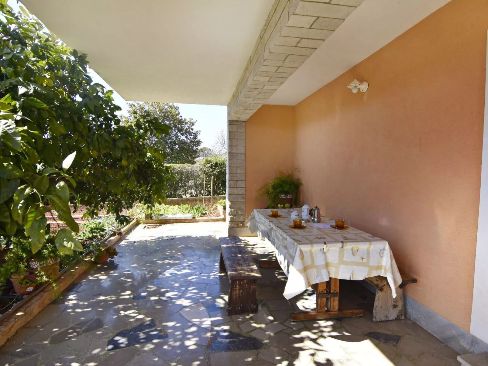 Wohnung in der Nähe des Strandes Basanija - Buiten