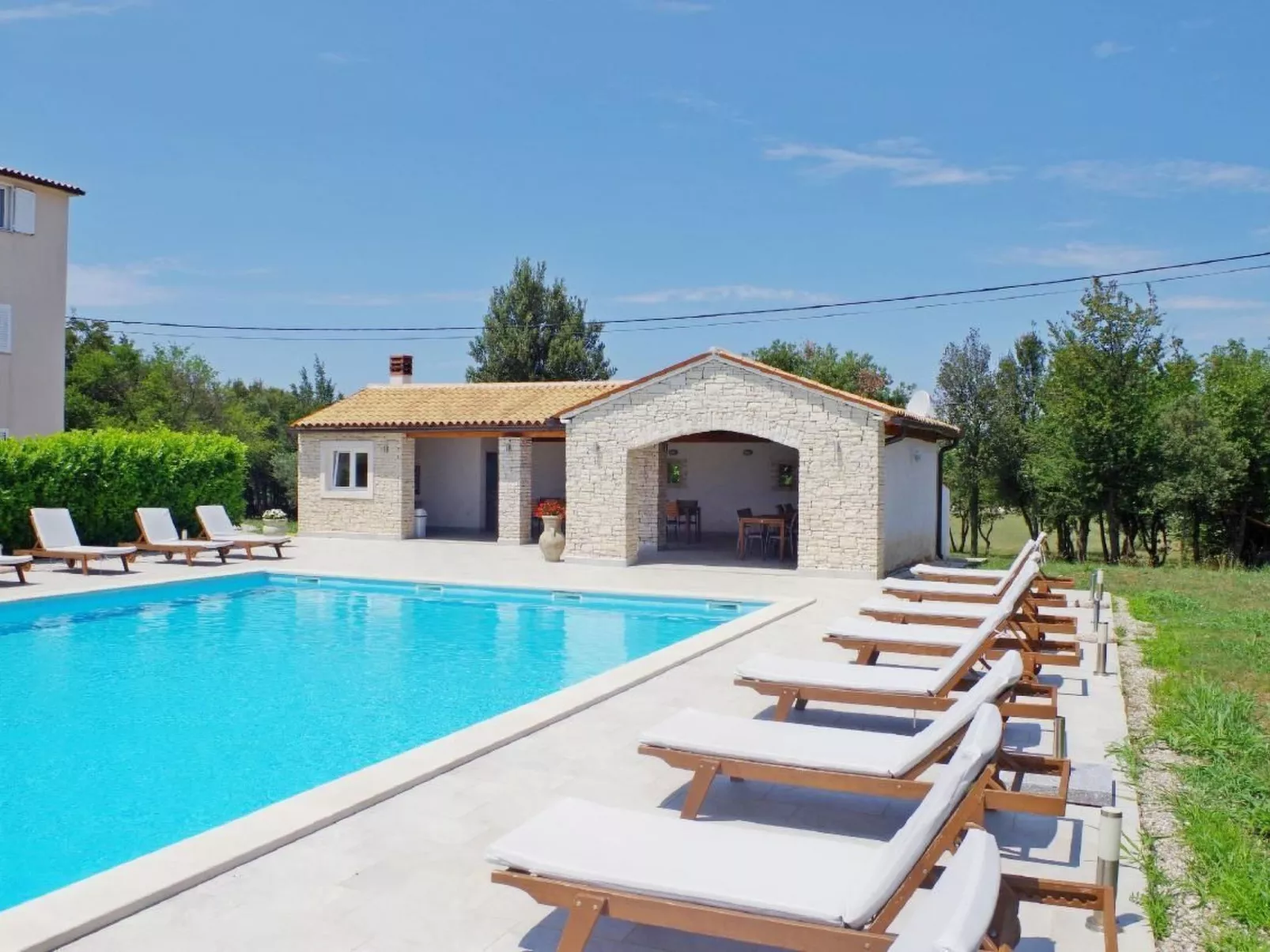 Wohnung in Rakalj mit Parkplatz und Poolblick-Image-tags.info