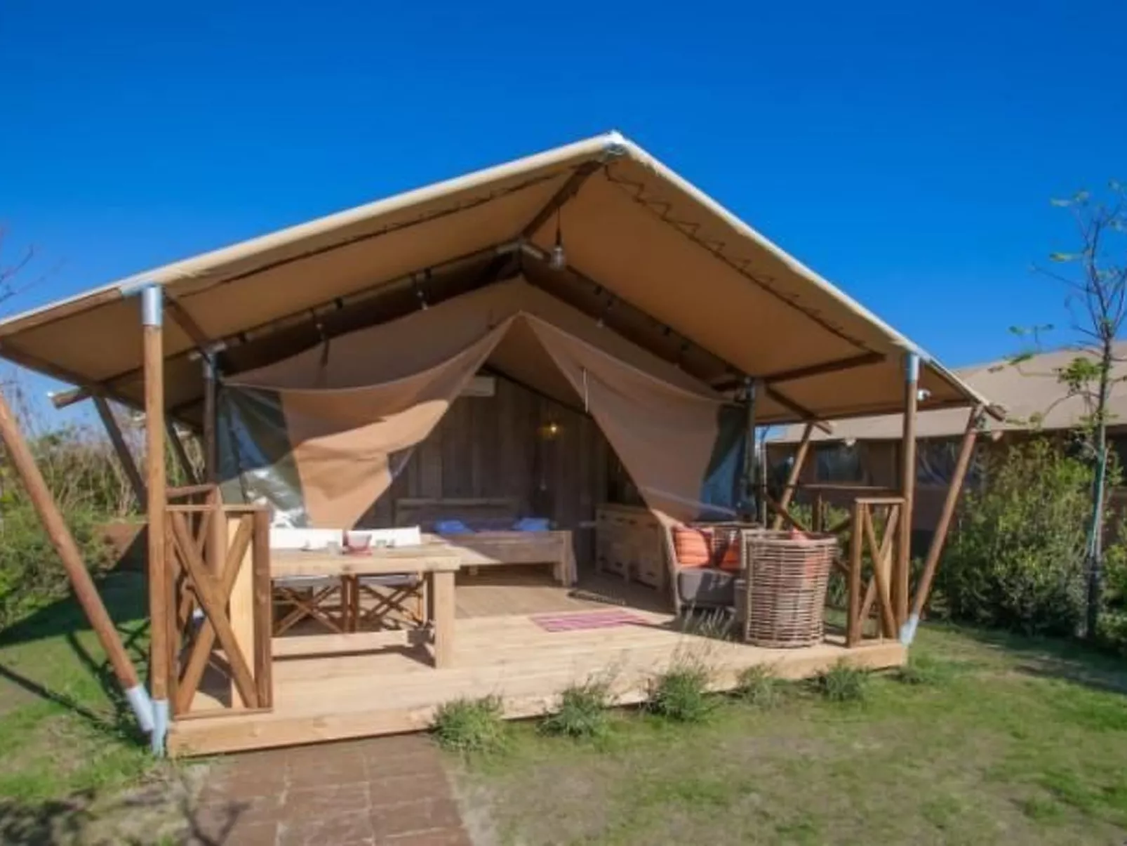 Safarizelt in Hohenlychen mit Garten und Grill-Buiten