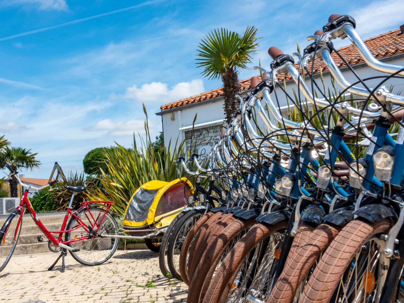 "Acacia" mit eigenem Pool-Image-tags.info