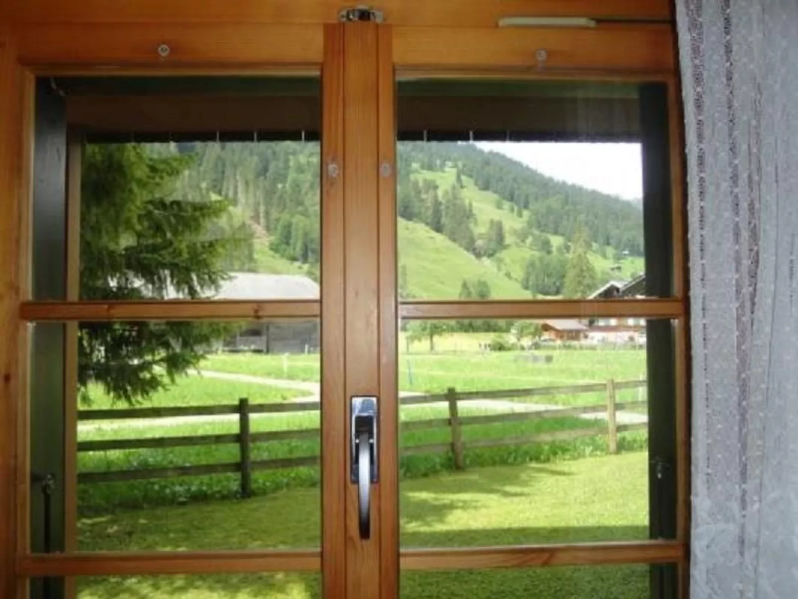 Chalet mit Bergblick-Binnen