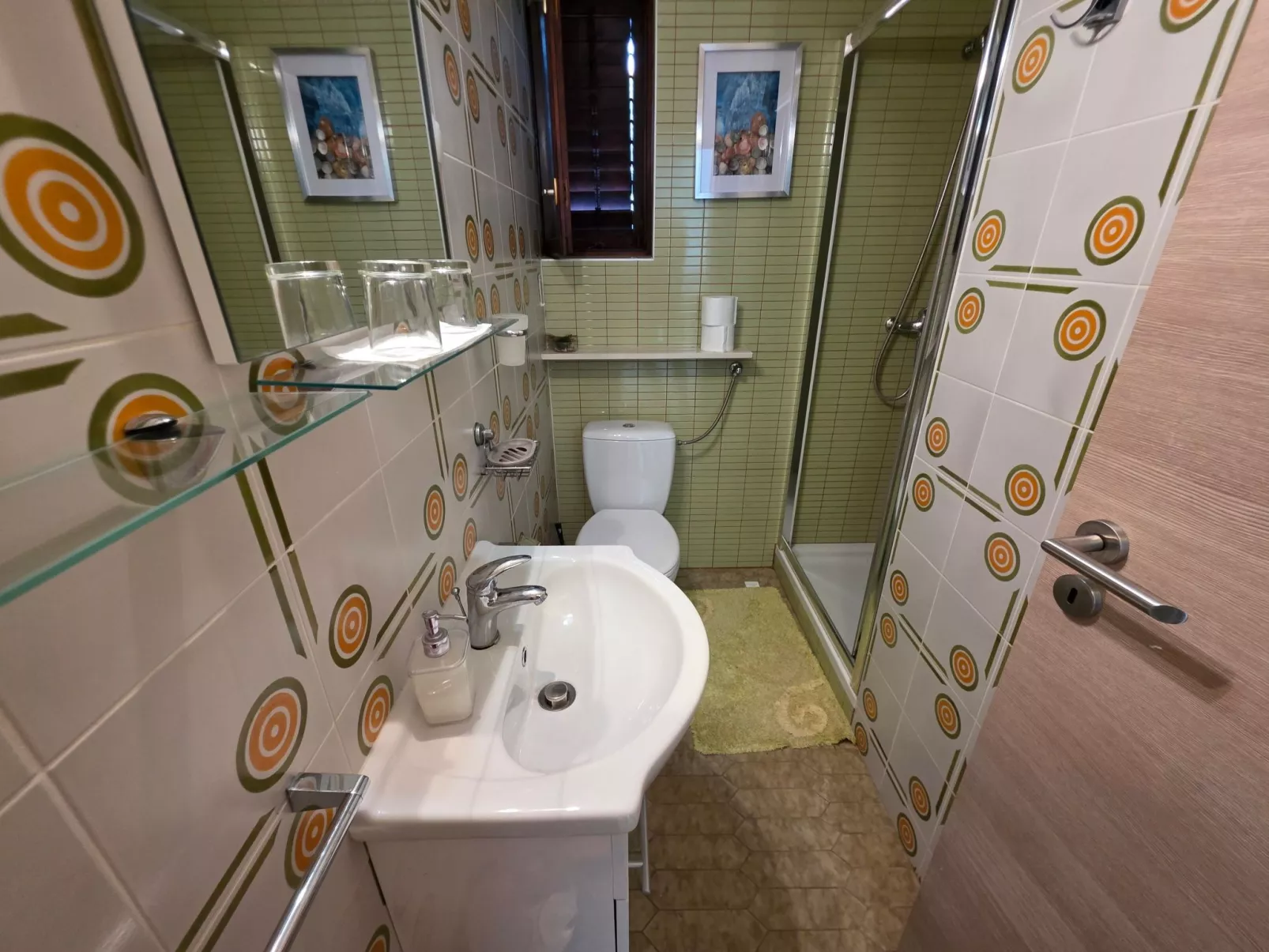 Appartement mit Balkon und Meerblick-Binnen