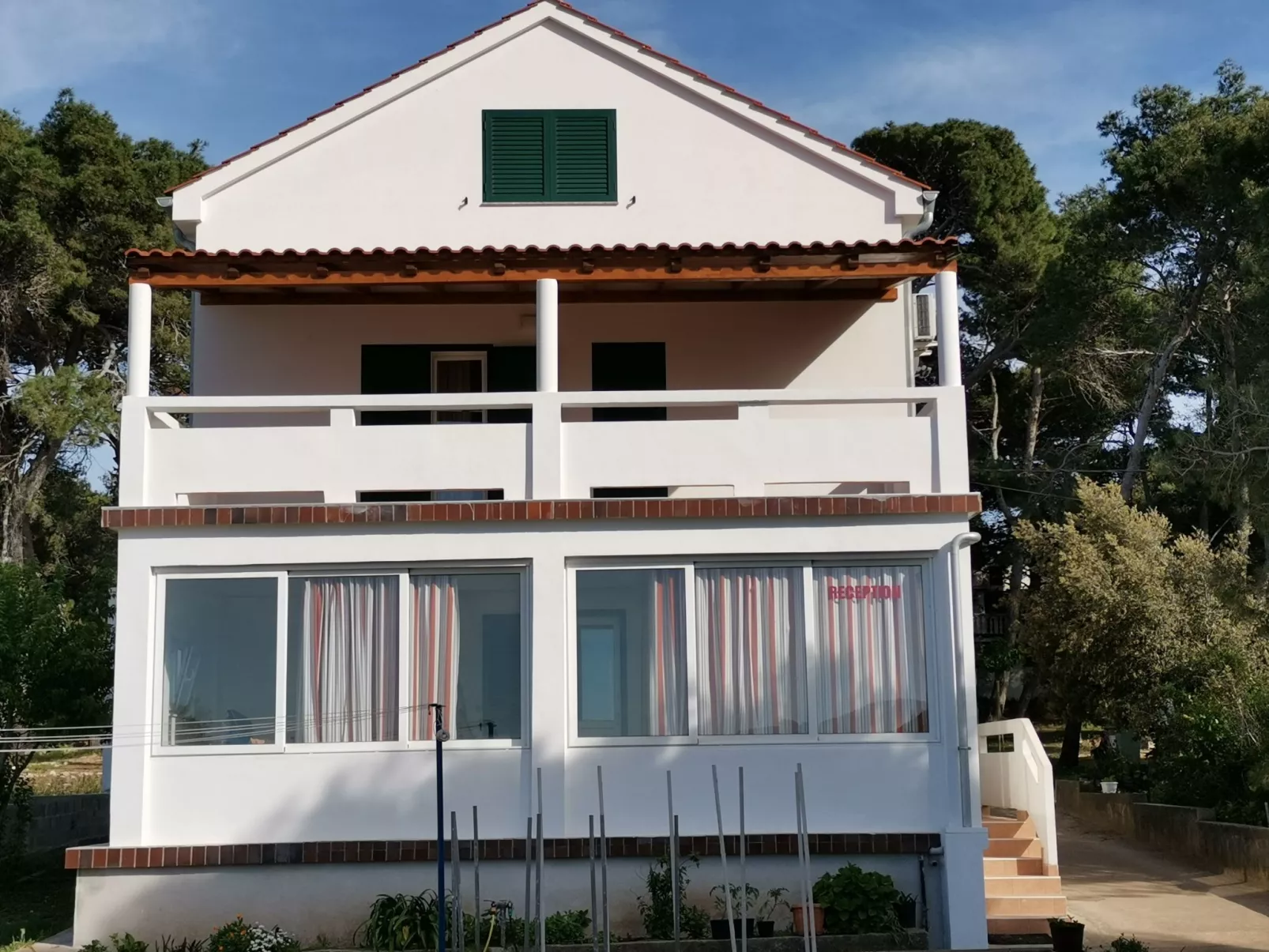 Wunderschöne Ferienwohnung in Ugljan mit Terrasse-Buiten