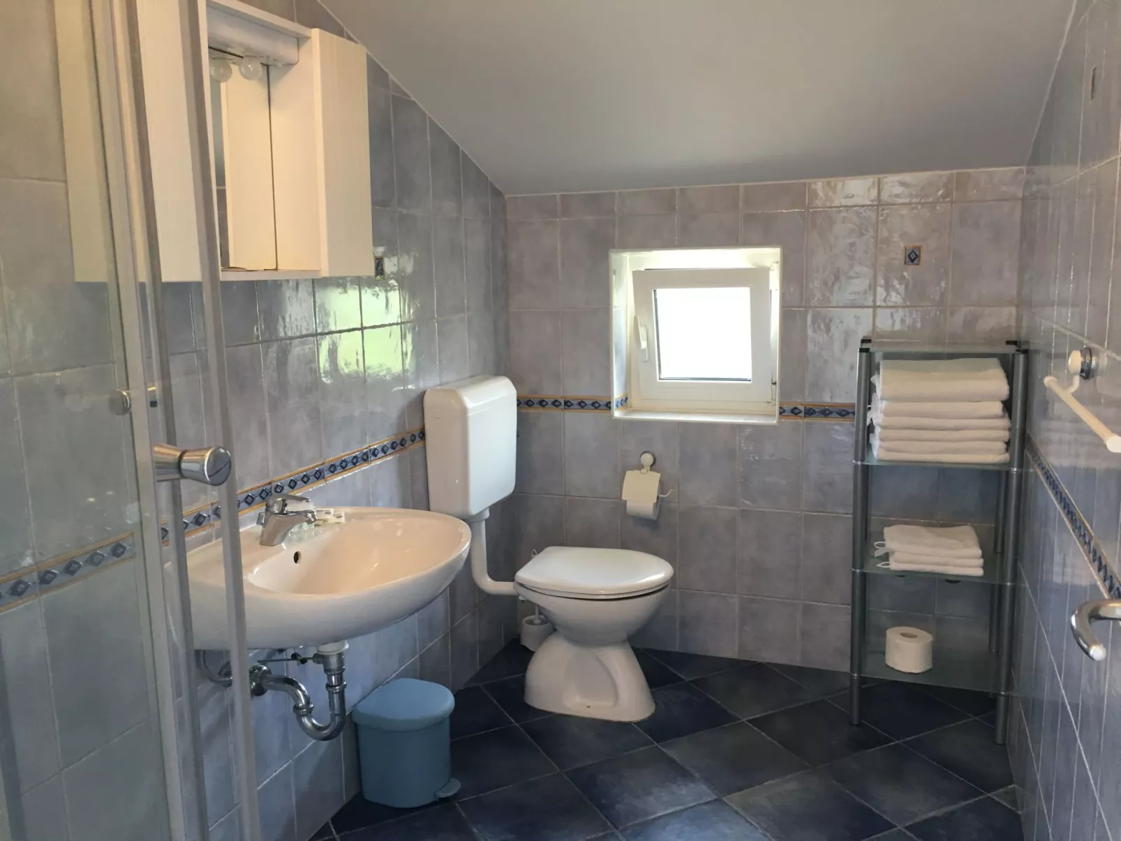 The Blue Line Ferienwohnung mit Balkon-Binnen