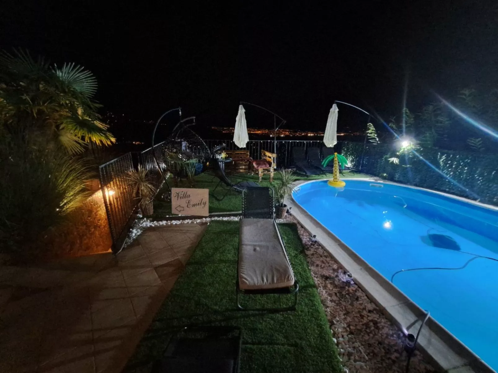 Wohnung in der Villa Emily mit herrlichem Meerblick-Buiten