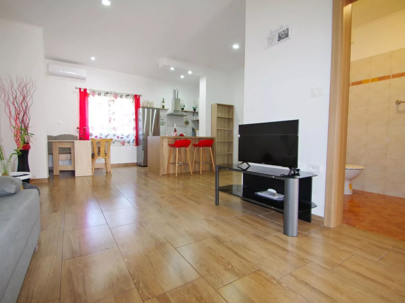 2 schlafzimmer ferienwohnung in viilage Loborika-Image-tags.info