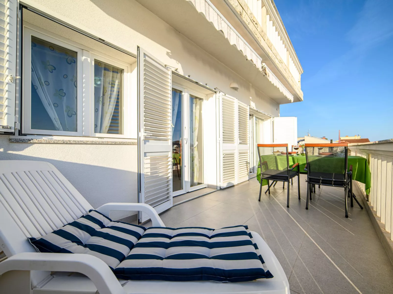 Wohnung mit Blick auf das Wasser-Binnen