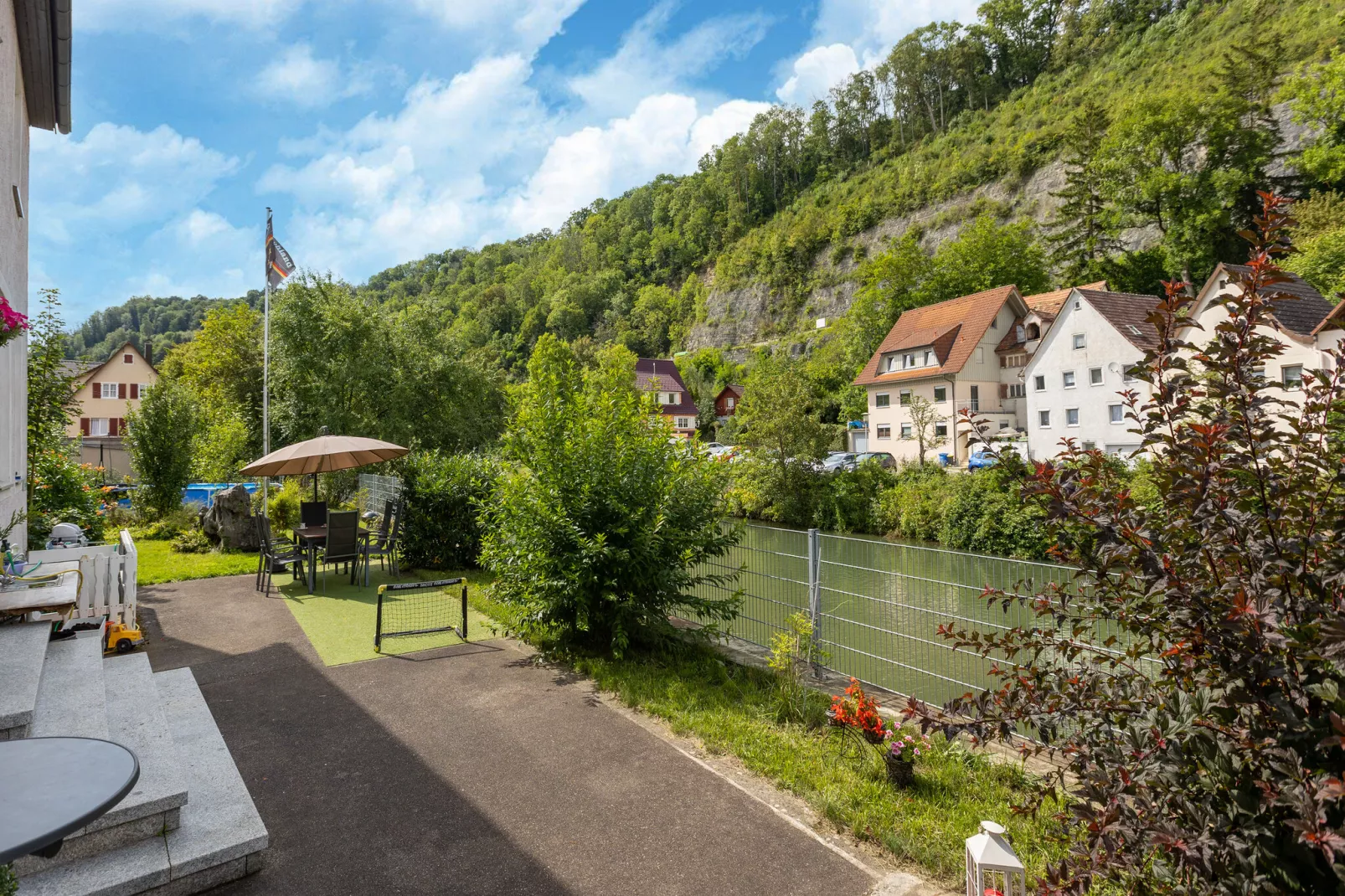 Am Neckar-Tuinen zomer