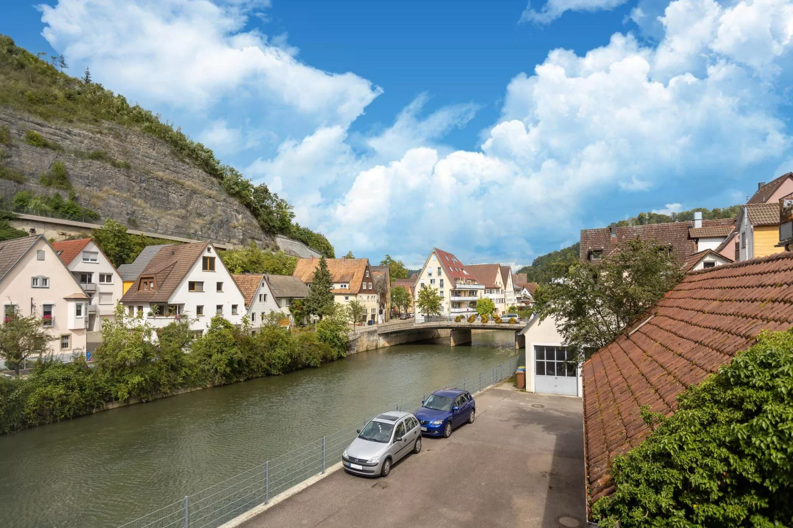 Am Neckar-Uitzicht zomer