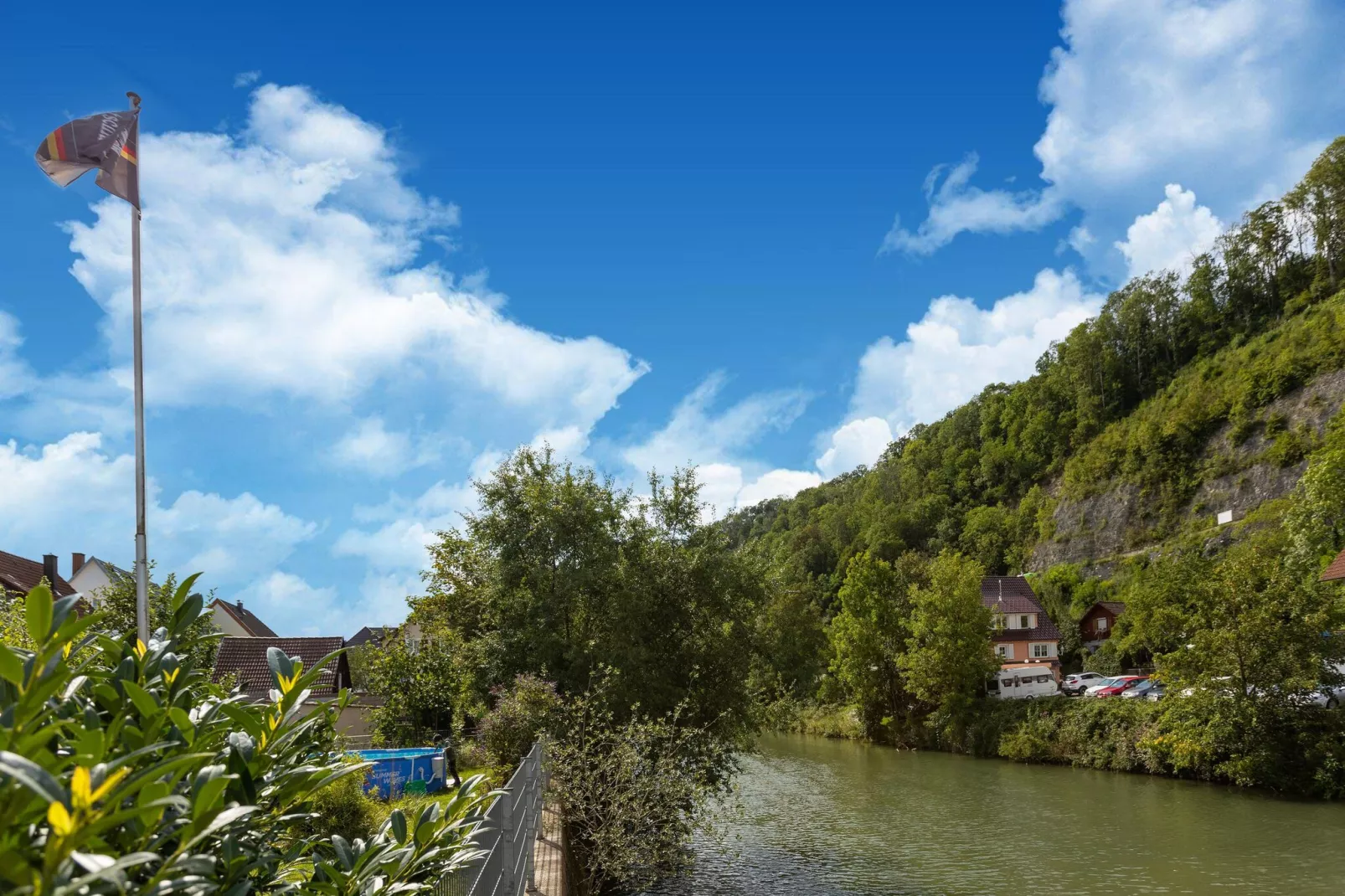 Am Neckar-Gebieden zomer 5km