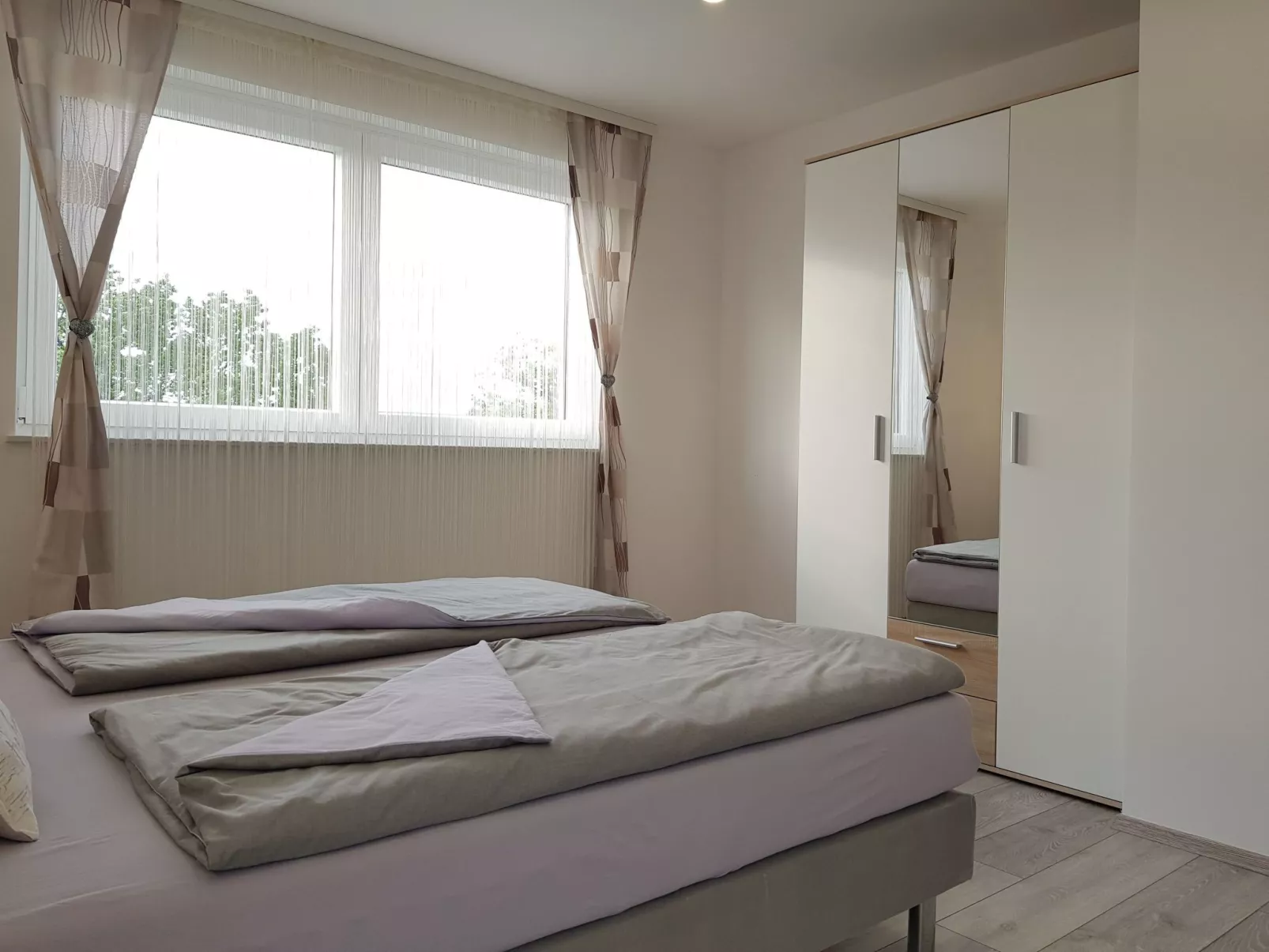 Mit privatem Pool in Ruhiger lage.-Binnen