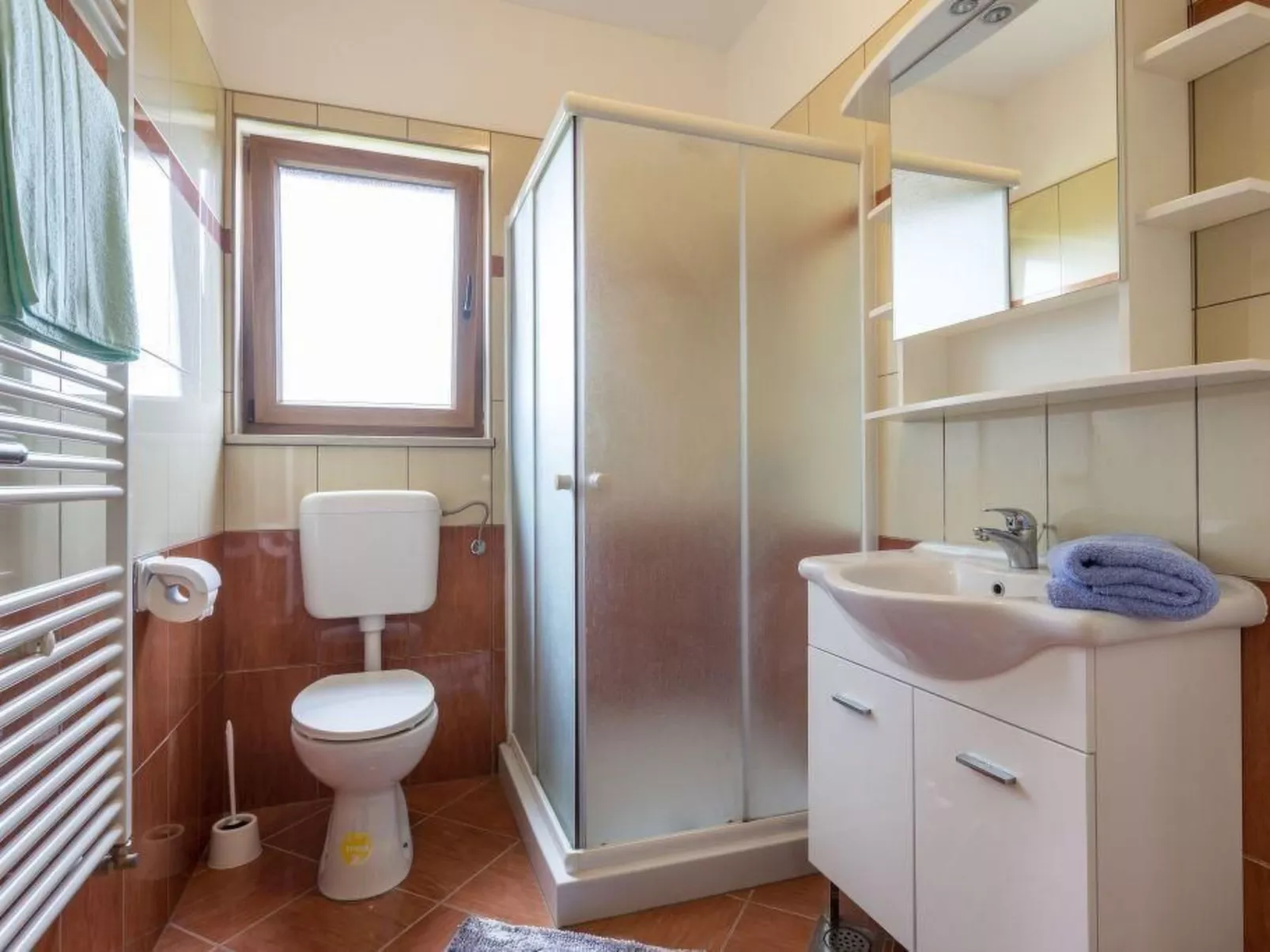 "Villa Mirela" mit Terrasse-Binnen