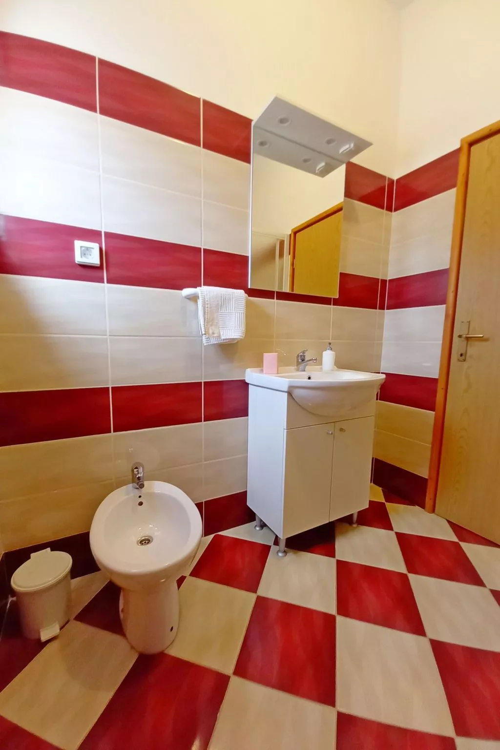 Haus in Sveti Kirin mit Privatem Pool, 4 Schlafzimmer-Binnen