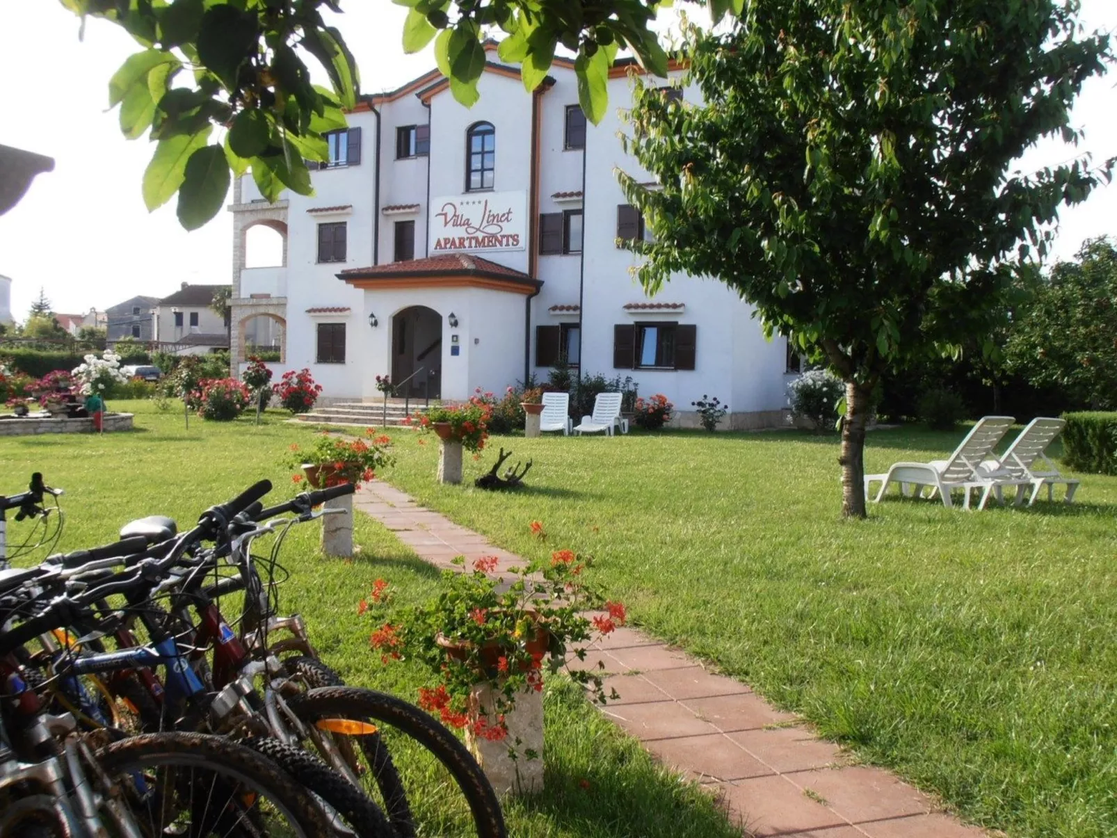 Villa Linet 7.-Buiten