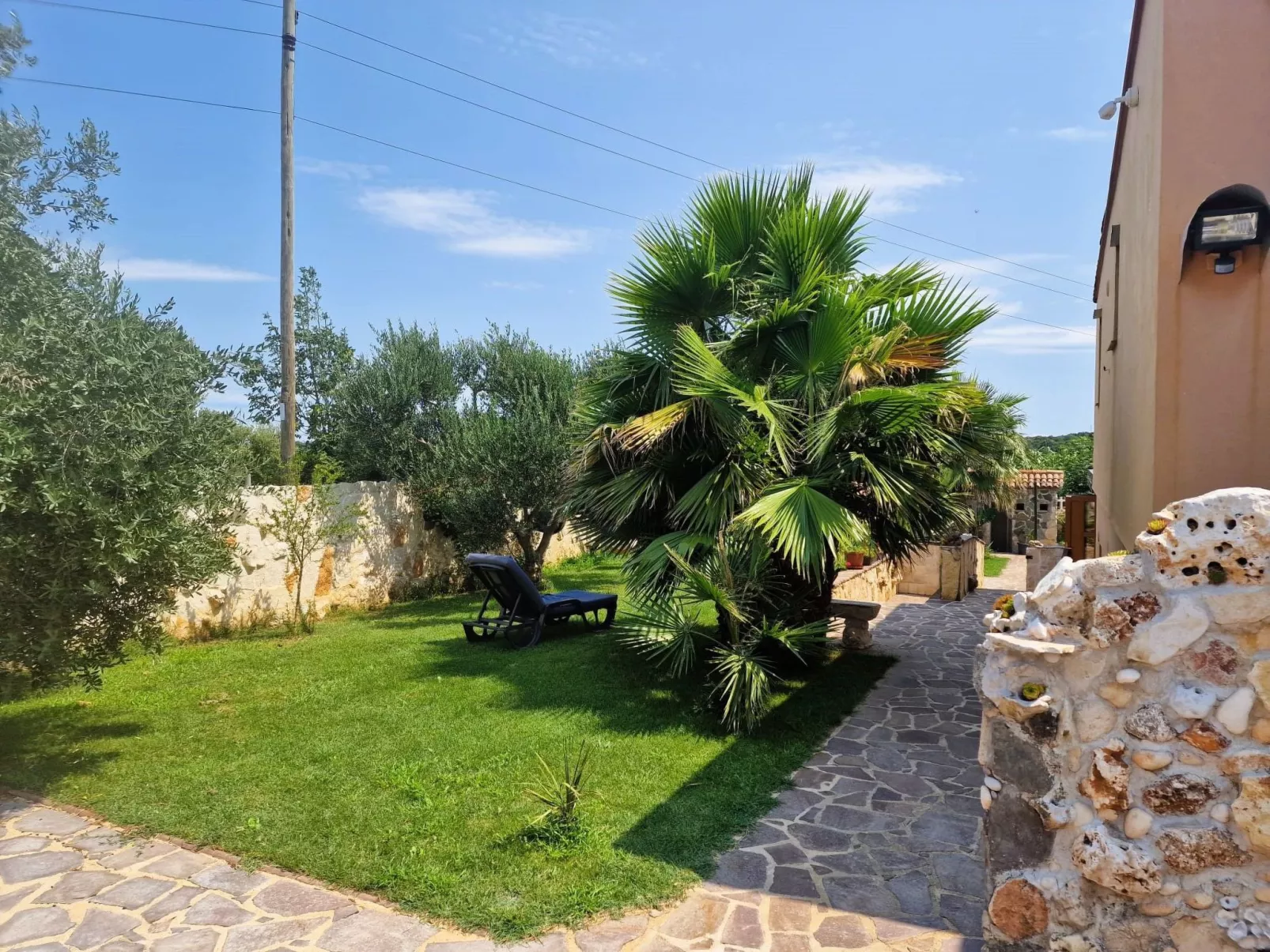 Schönes Haus in Pomer mit privatem Parkplatz-Buiten