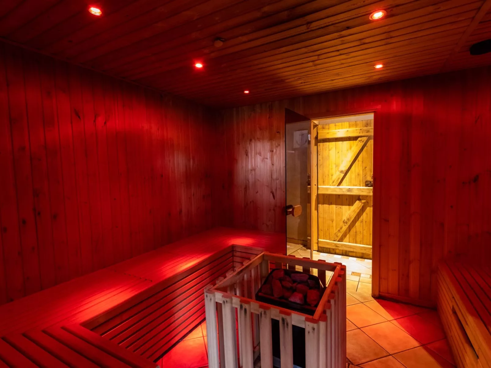 Villa BelleVue mit Wellness 34pers-Binnen