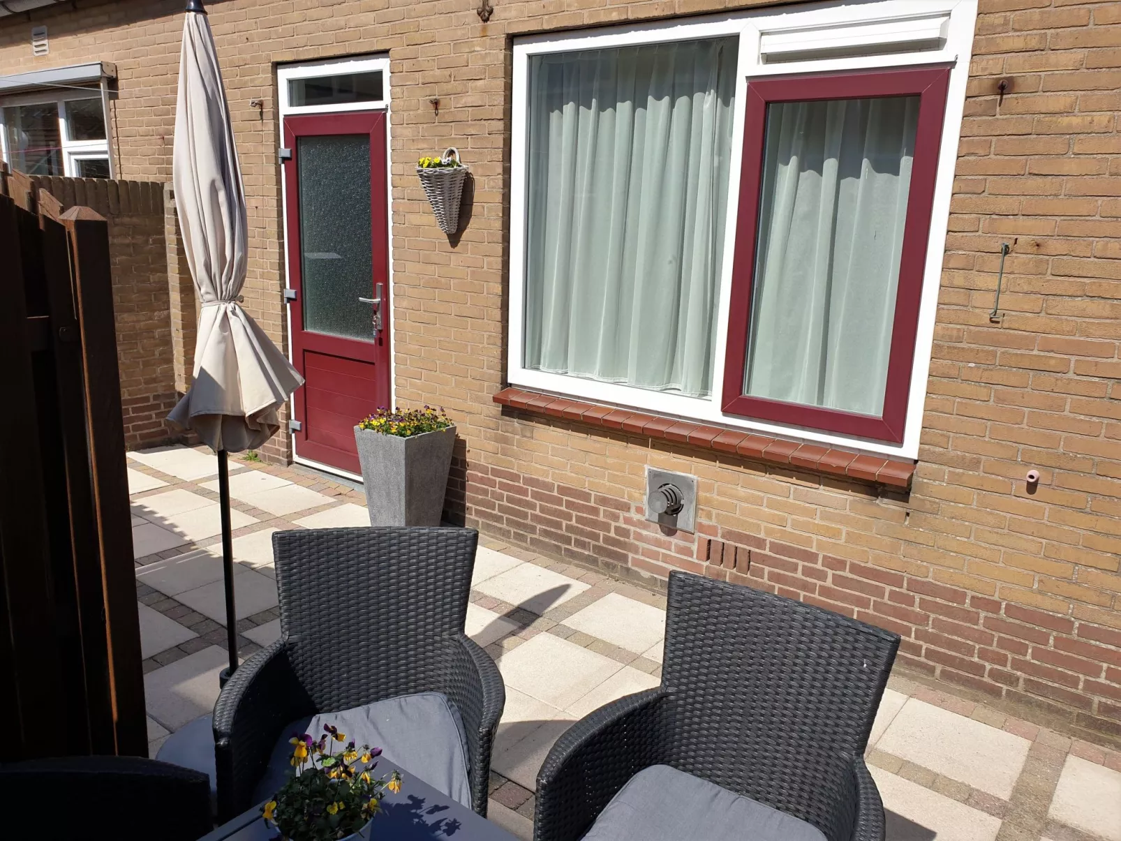 Sommerhaus in ruhiger Lage mit privatem Garten und Terrasse-Buiten