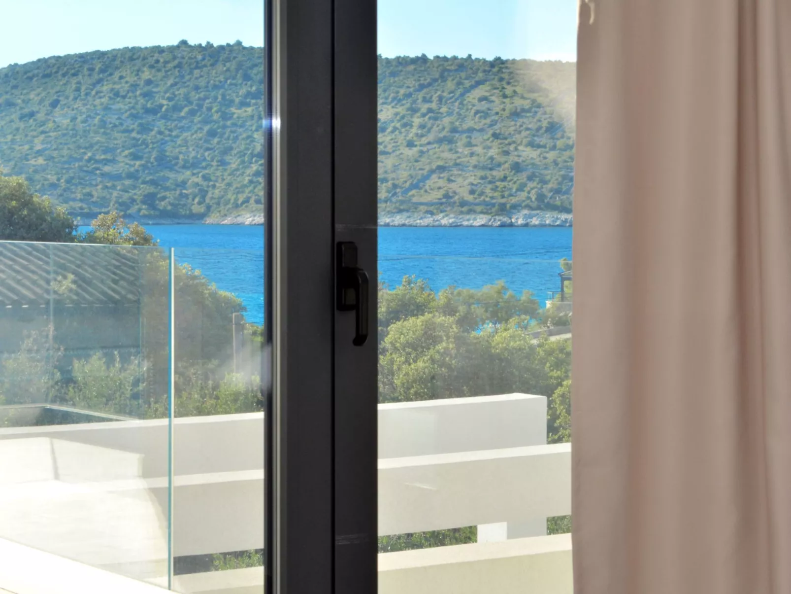 Haus in Dvornica mit privatem Parkplatz-Buiten