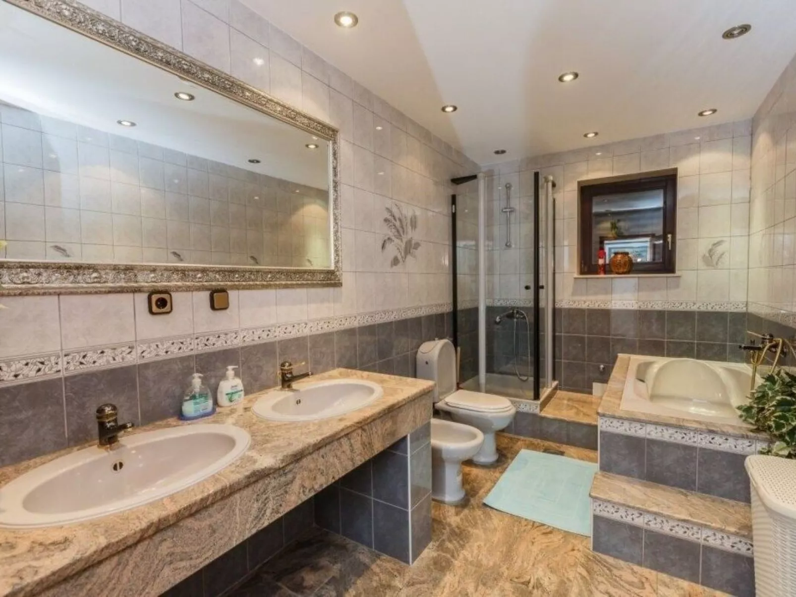 Gasthaus Lazeta-Binnen