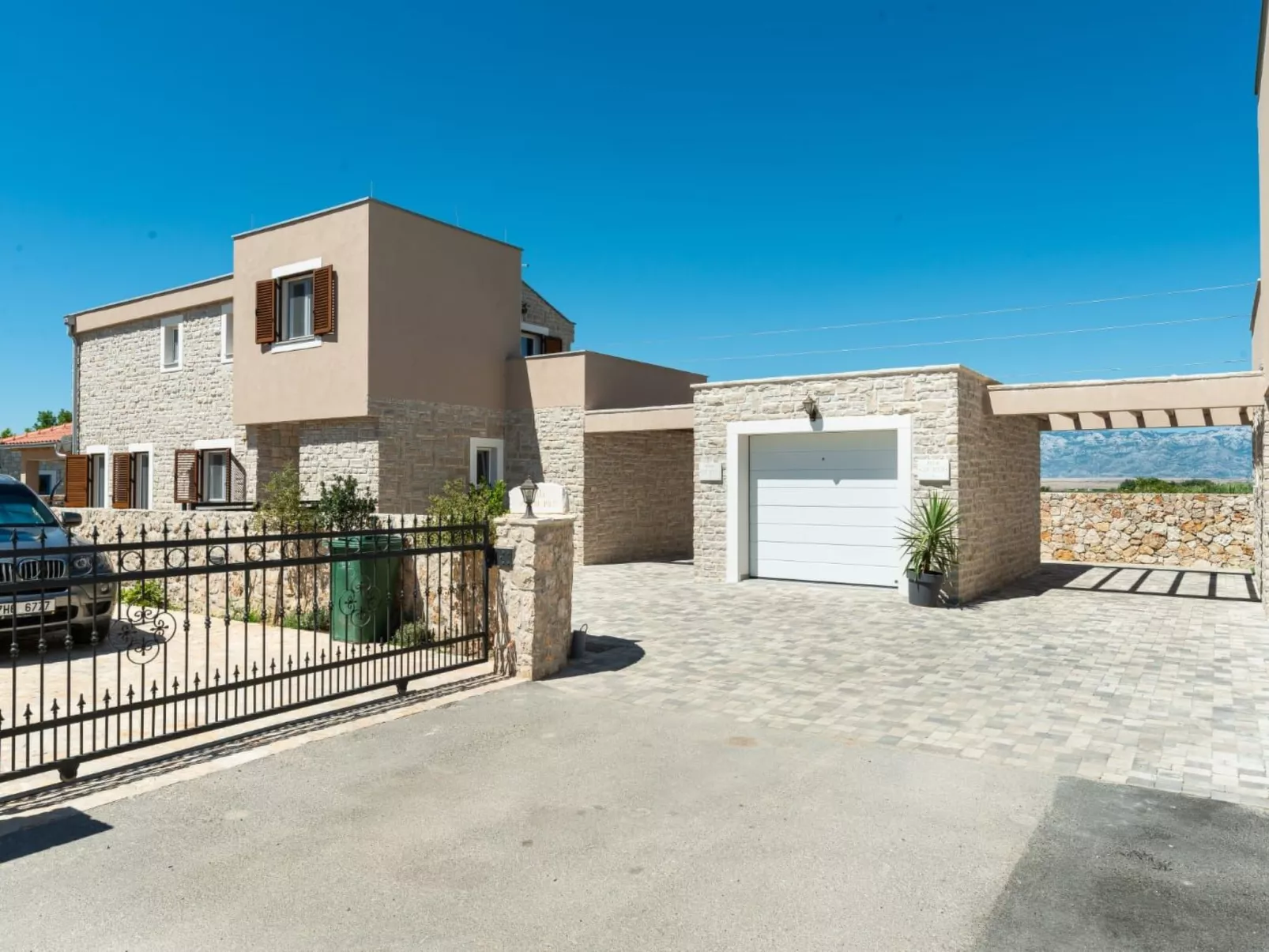 Villa Vid 03 mit beheiztem Pool -TA Leut Agency-Buiten