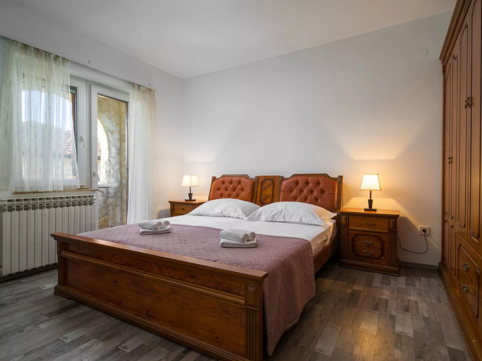 Villa Rustica mit traditionellem und rustikalem Touch-Binnen