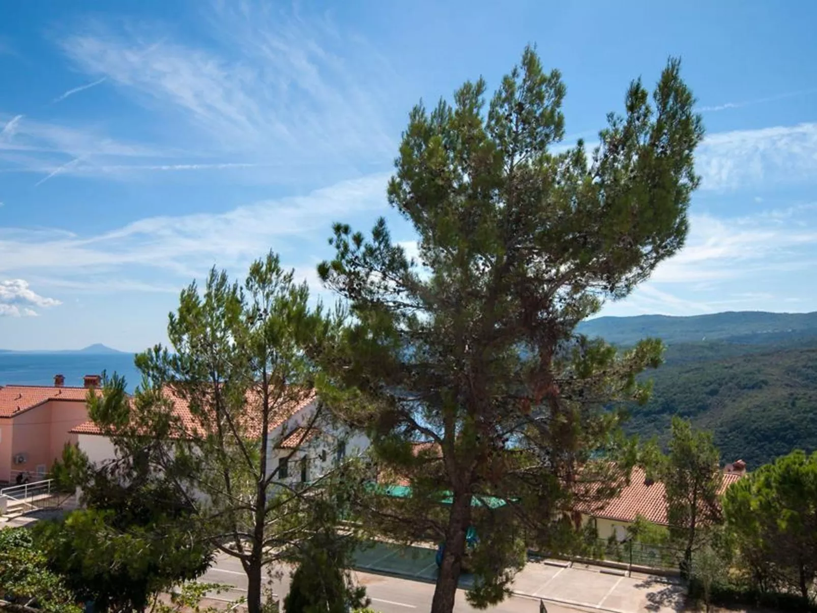 Modernes Apartment mit zwei Schlafzimmern-Buiten