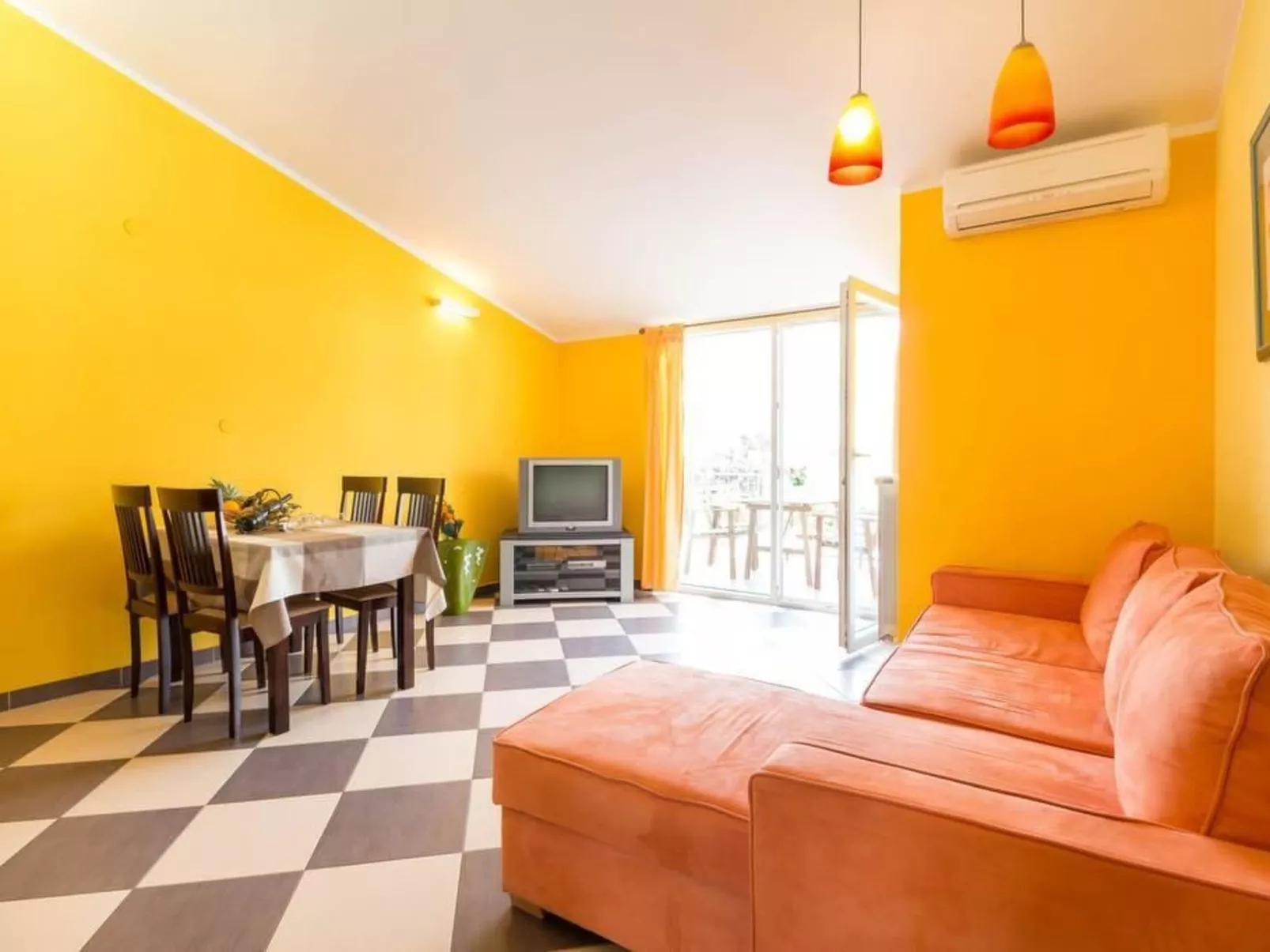 Modernes Appartement in Pula mit Grill und Garten-Image-tags.info