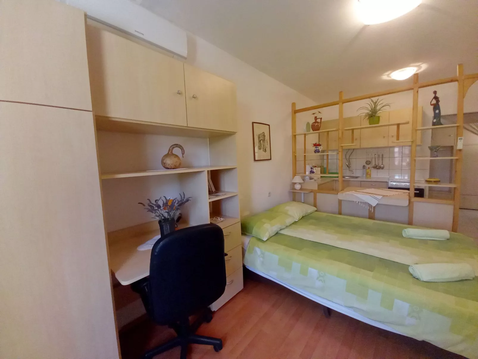 Schönes Apartment in Pješčana Uvala, Strand in der Nähe-Binnen