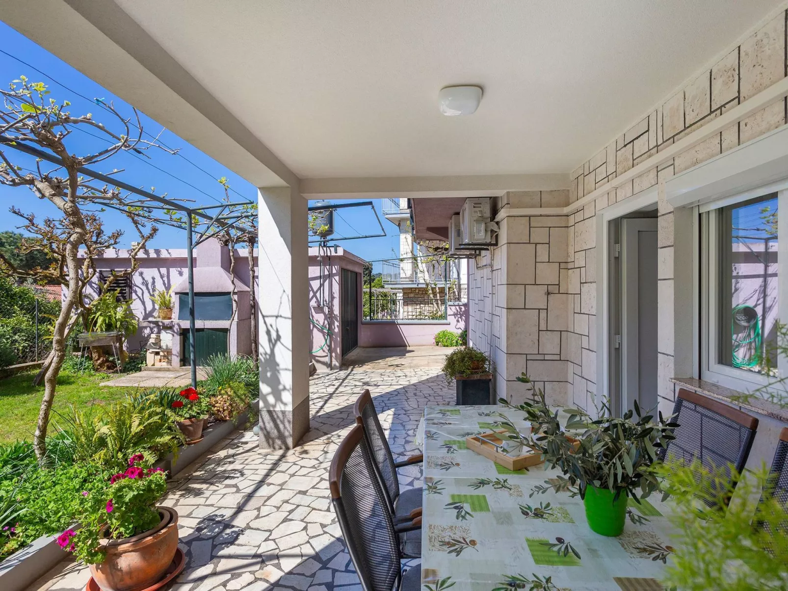 "Appartement Perka No.1"-Buiten