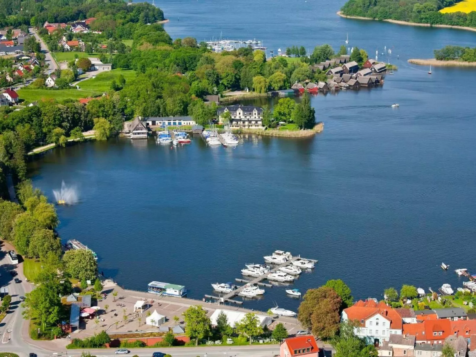 Gemütliche Wohnung mit Grill und Seeblick-Buiten