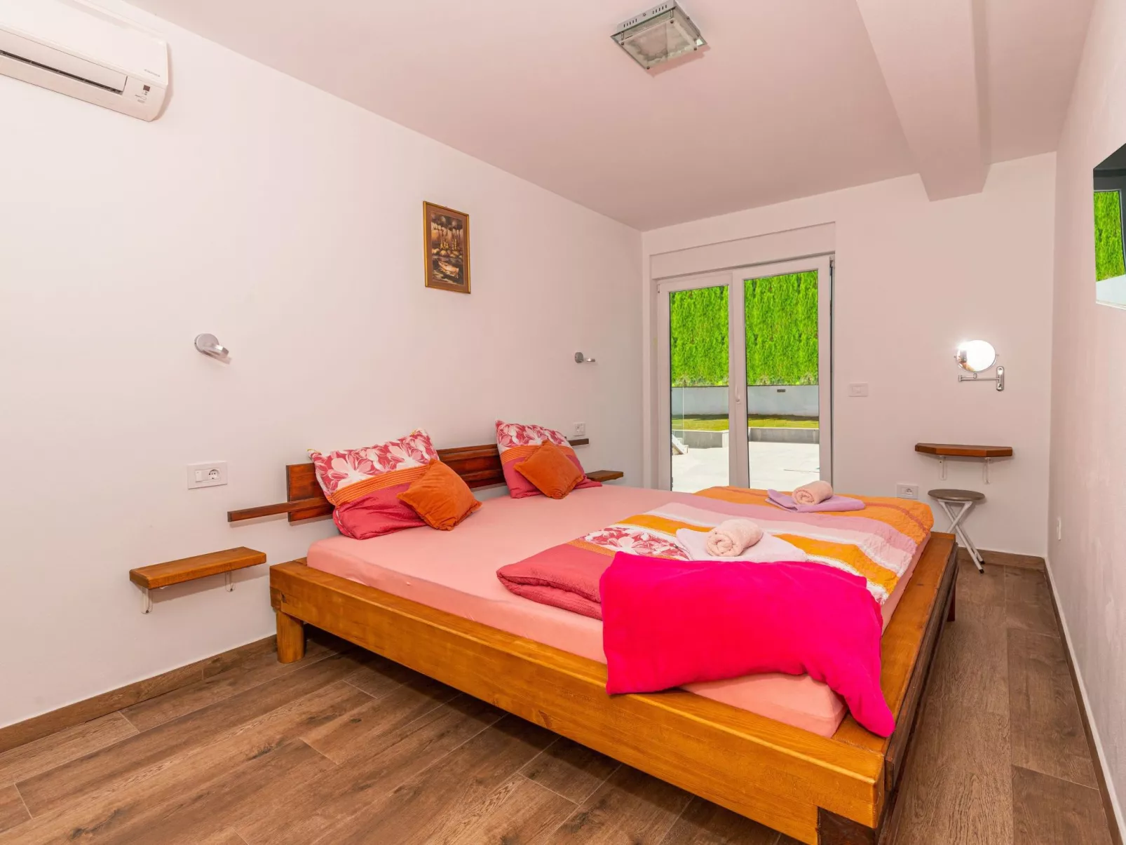 Leon's Holiday Homes-Binnen