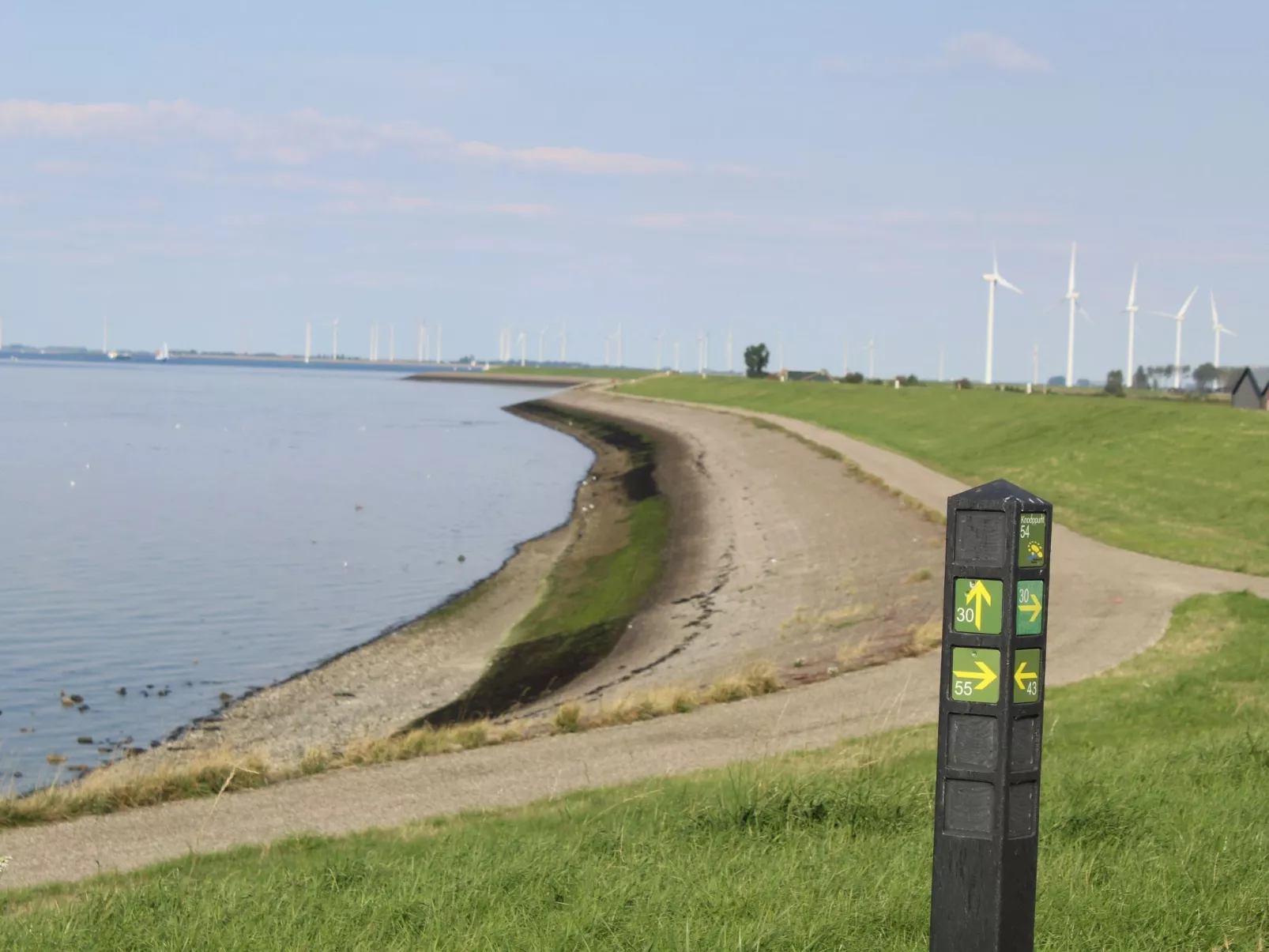 Luxus-Ferienhaus mit Sauna und Kamin-Buiten