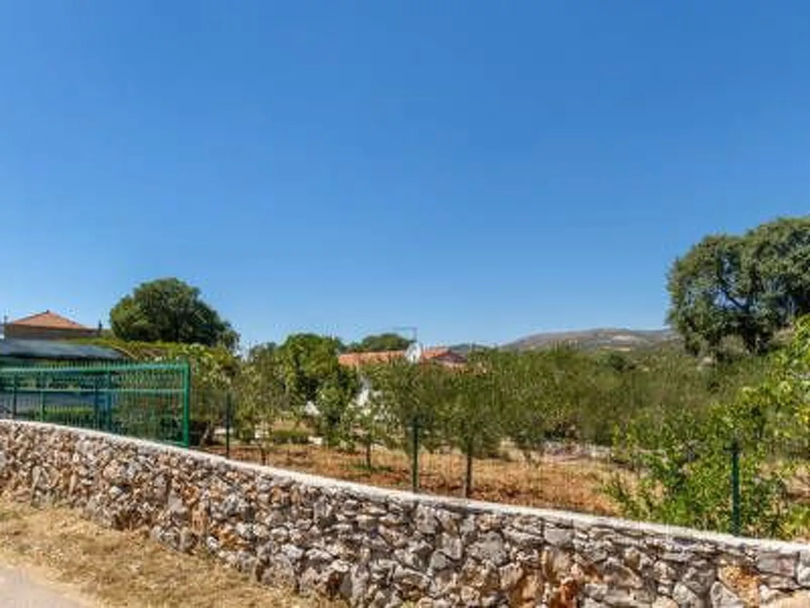 Hütte mit Garten, Grill und Terrasse-Binnen