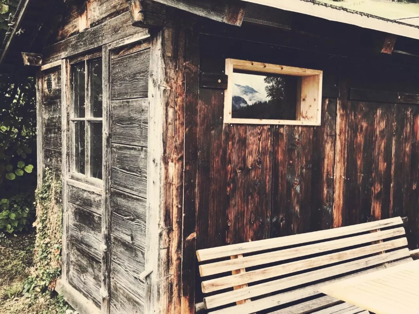 Haus "Nyfeler" Obergeschoss 4-Bettwohnung-Buiten