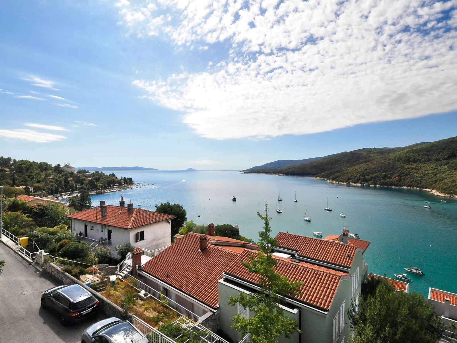 Drei-Zimmer-Wohnung in der Nähe des Meeres-Buiten