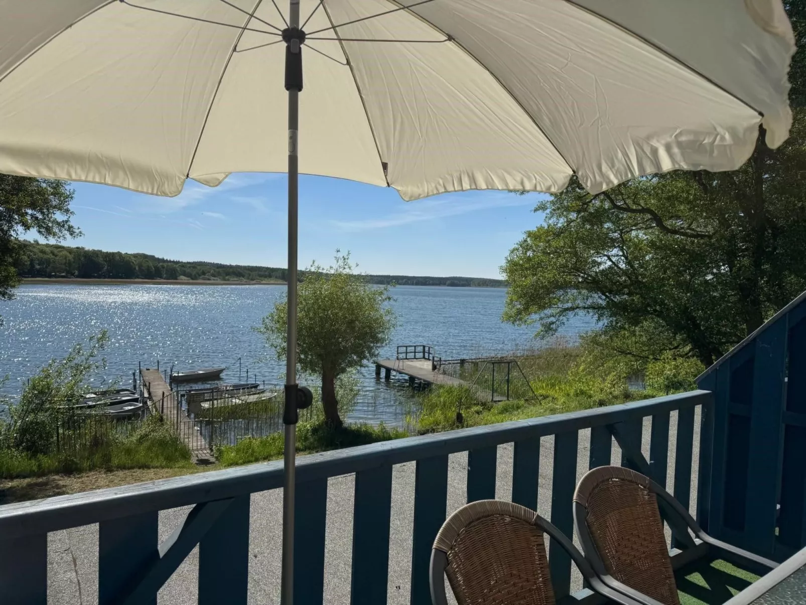 Charmante Ferienwohnung in Neukloster mit Terrasse-Buiten