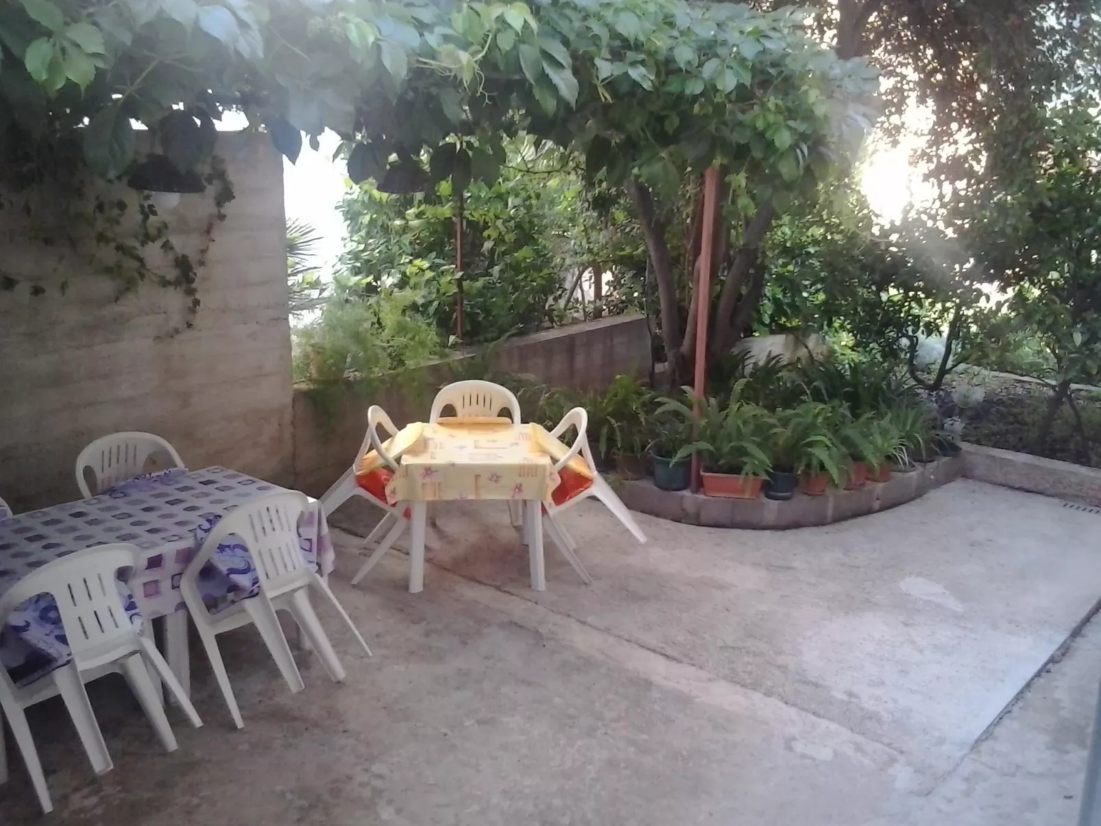 In Stari Grad-Buiten