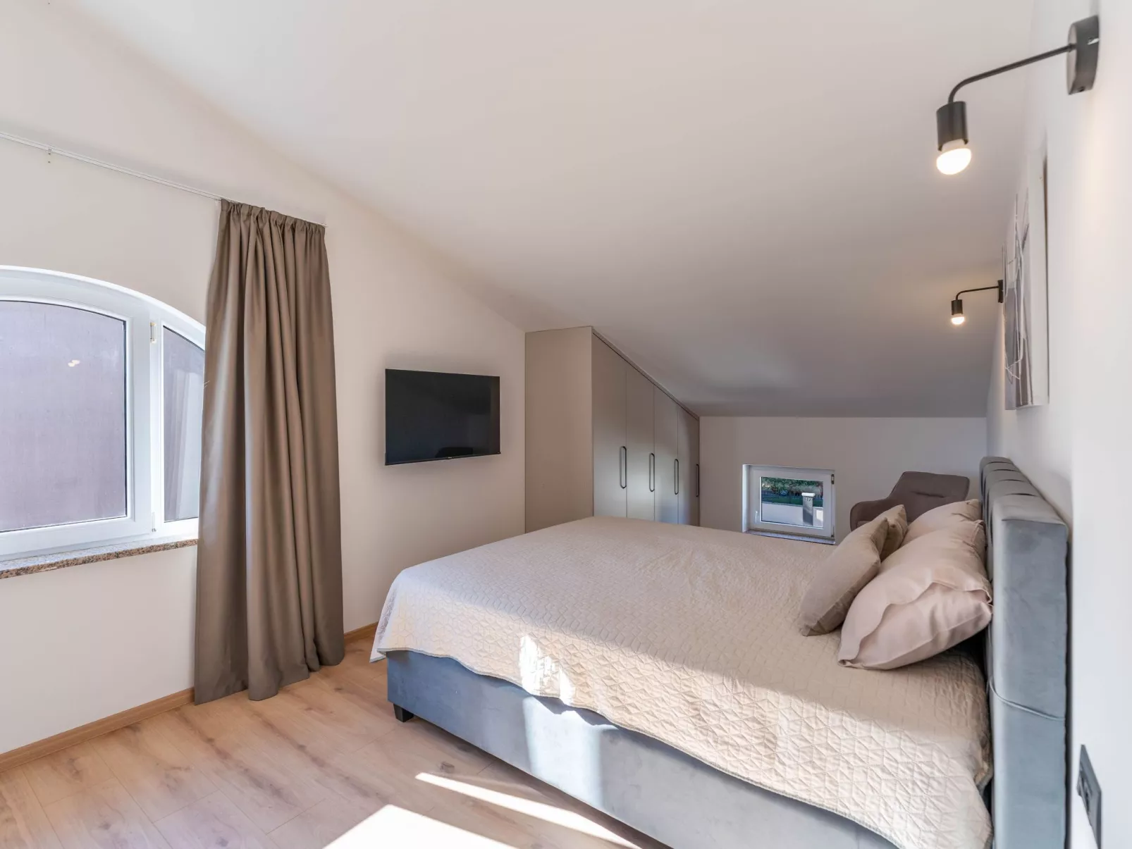 In Pula mit privatem Pool-Binnen