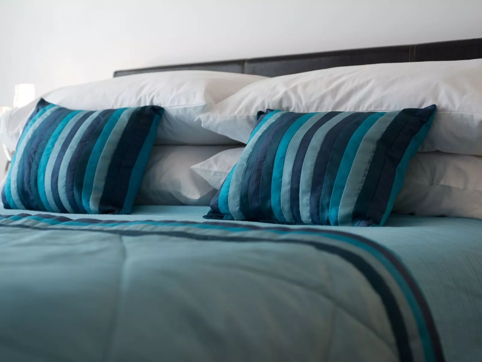 Ferienvilla mit Infinity Pool-Image-tags.info